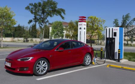 Türkiye elektrikli araç şarjında avrupa lideri oldu: bu başarı nasıl geldi?